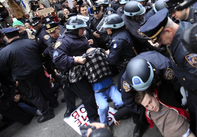  پلیس آمریکا صدها معترض ضد سرمایه‌داری را دستگیر کرد    